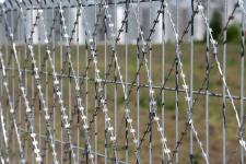 Огородження зі зварної сітки та Піраньї