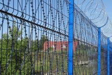 Огородження зі зварної сітки, сітки колючої Піранья та спірального бар'єру Єгоза